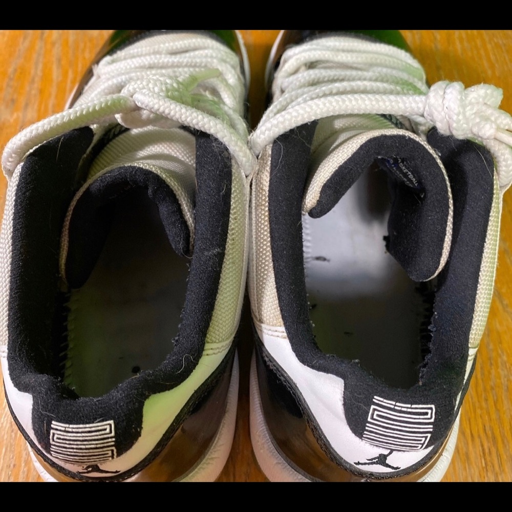 Air Jordan 11 Retro Low Concord